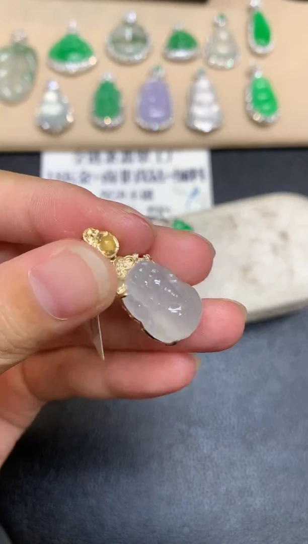 颈饰18K金镶嵌翡翠貔貅【无服务费