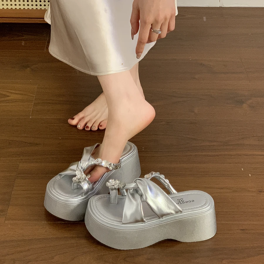 松糕厚底时尚拖鞋女夏季外穿2025年新款超火高级感凉拖海边沙滩鞋