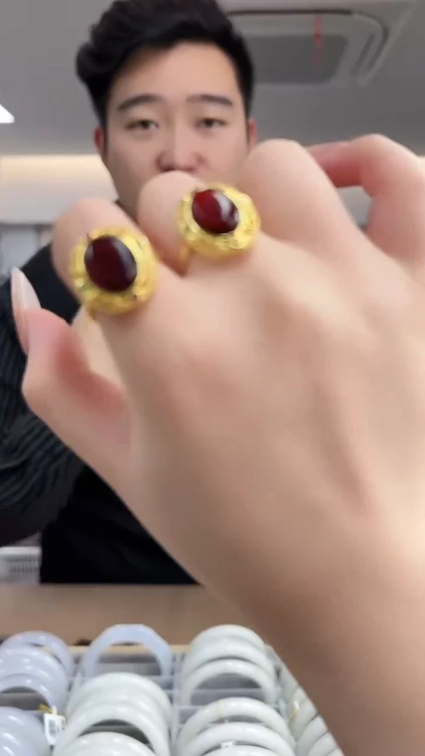 【闪购商品】血珀裸石未镶嵌血珀戒指