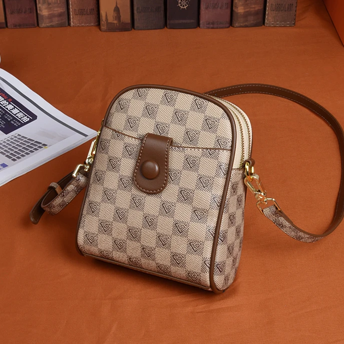 2025法国正品真皮高级印花时尚百搭手机包女轻奢休闲单肩斜挎小包