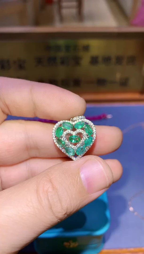 【闪购商品】祖母绿颈饰银S925镶嵌........