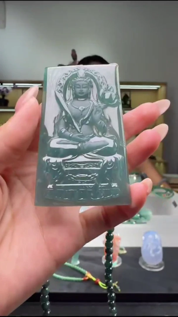 吊坠(赠链)未镶嵌翡翠虚空藏（多样性发其一）