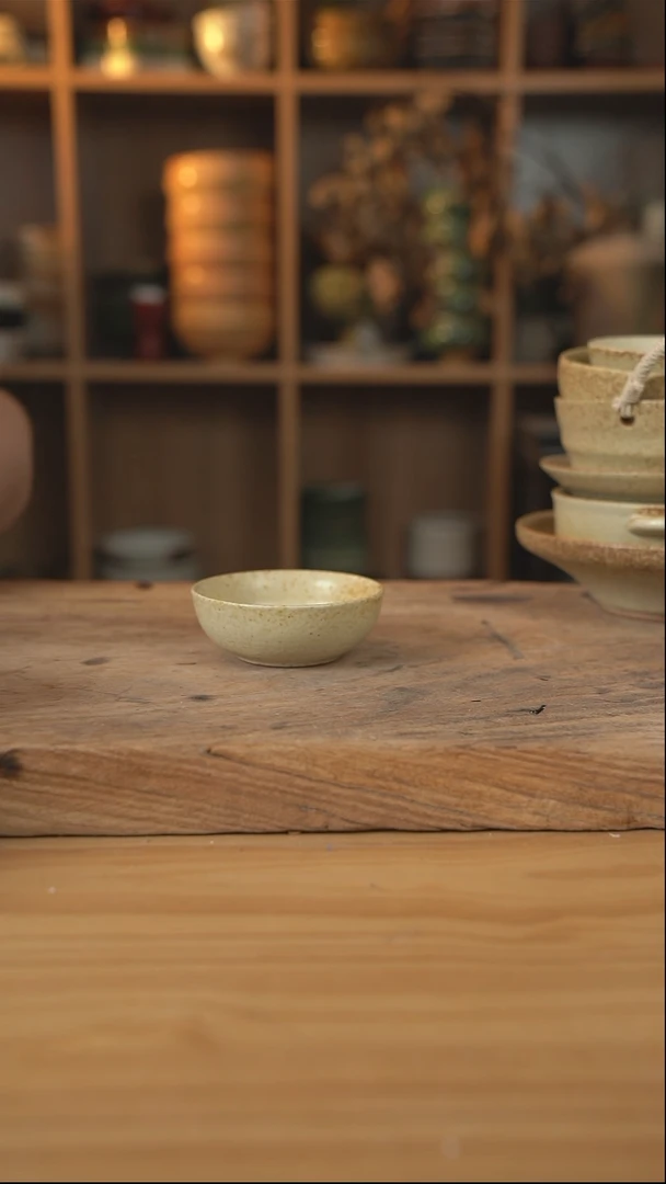 沙漠落日黄的蘸料碟1个