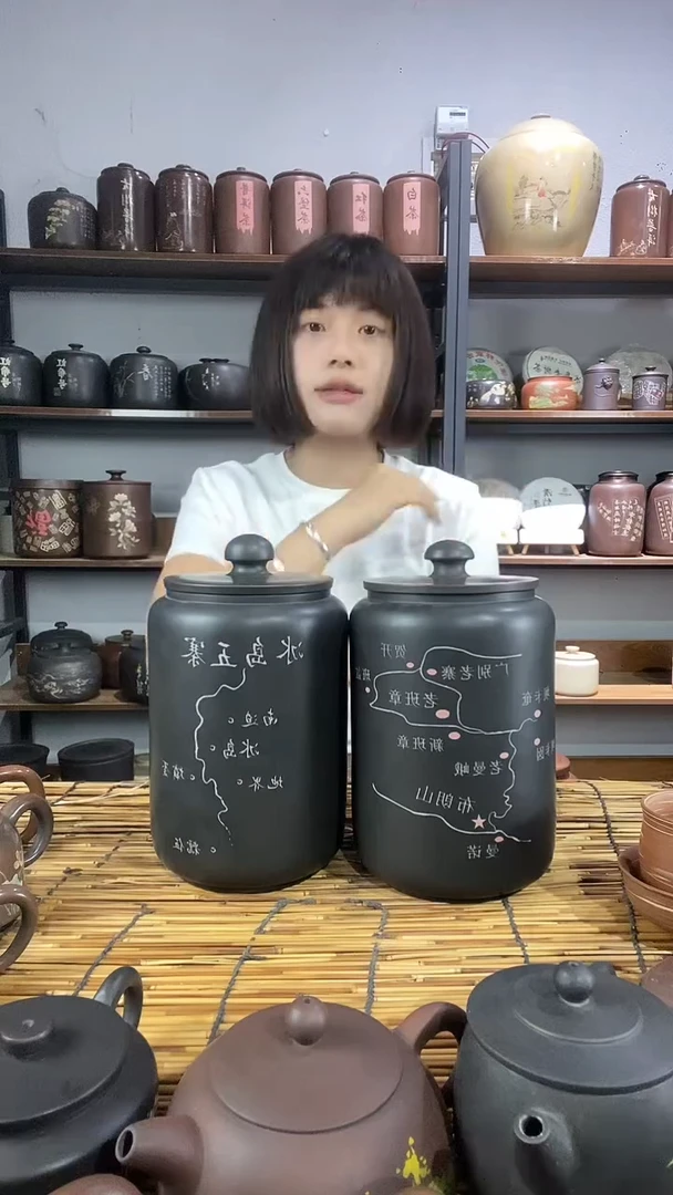 用****平建水紫陶手工彩填醒茶罐一对