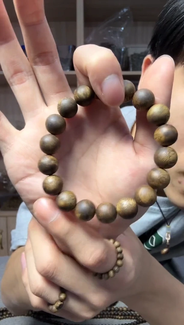 沉香手串1.2圆珠单圈12克+ 多样性发其一