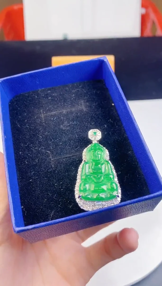 颈饰未镶嵌翡翠