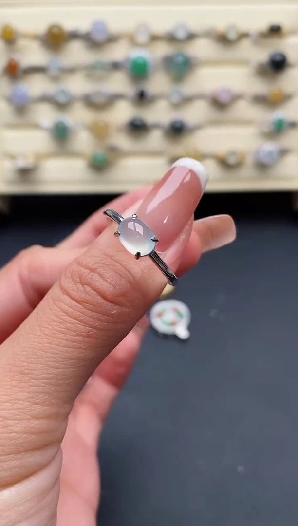 银S925镶嵌戒指翡翠66666666+5