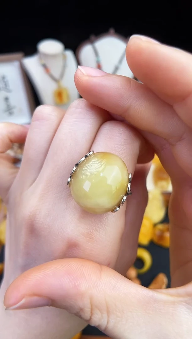 琥珀未镶嵌珠宝奇石柒月