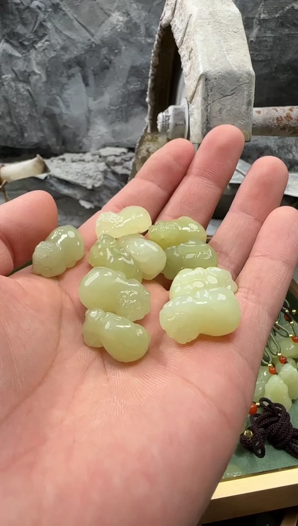 和田玉未镶嵌颈饰吊坠多样性拍一发一件