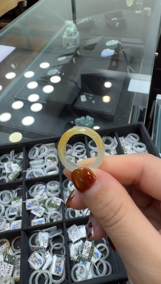 未镶嵌戒圈翡翠白*水指圈