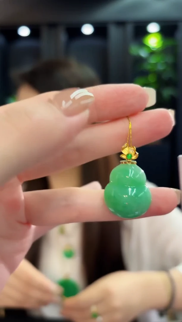 颈饰18K金镶嵌翡翠缅料A货/支持复检/一件