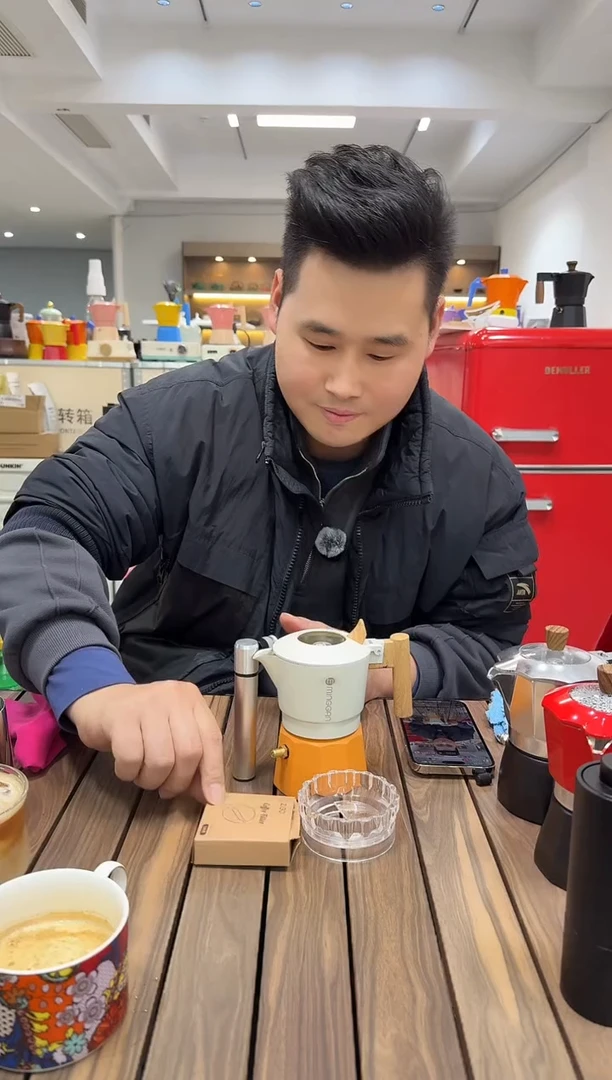 【橙白】双阀2杯摩卡壶+银色气筒+气嘴改好发货+布粉器+滤纸
