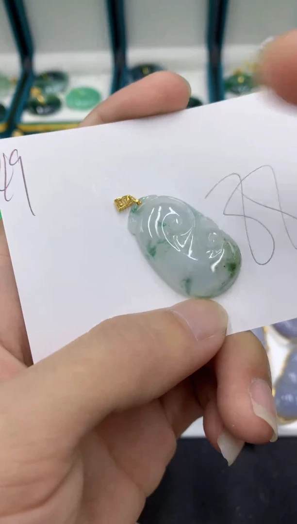 【闪购商品】翡翠颈饰18K金镶嵌翡翠