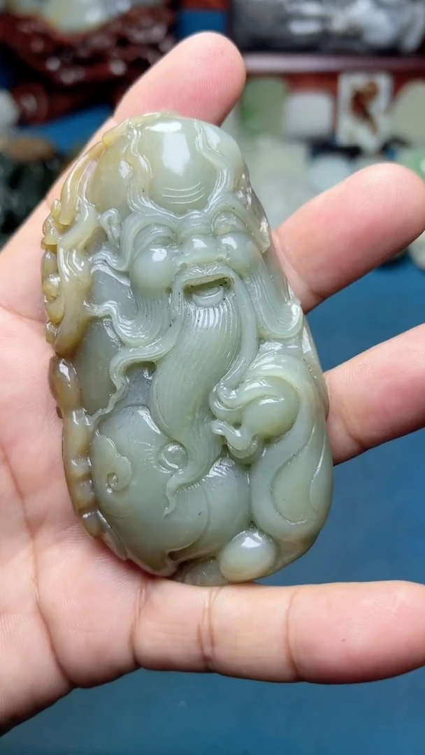 和田玉未镶嵌把件-