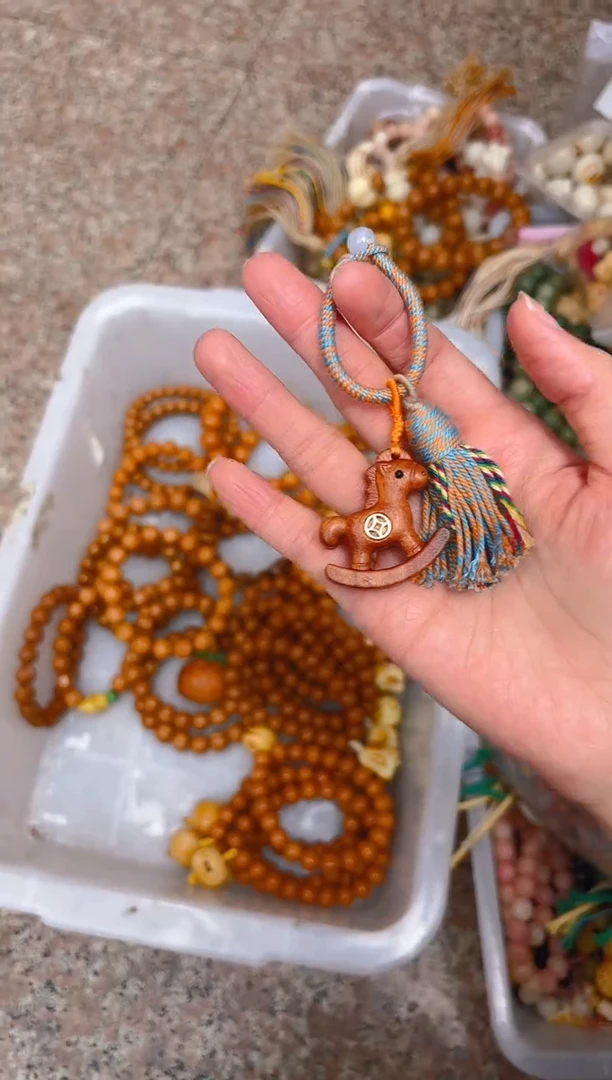 吊坠菩提根/象牙果小马挂件