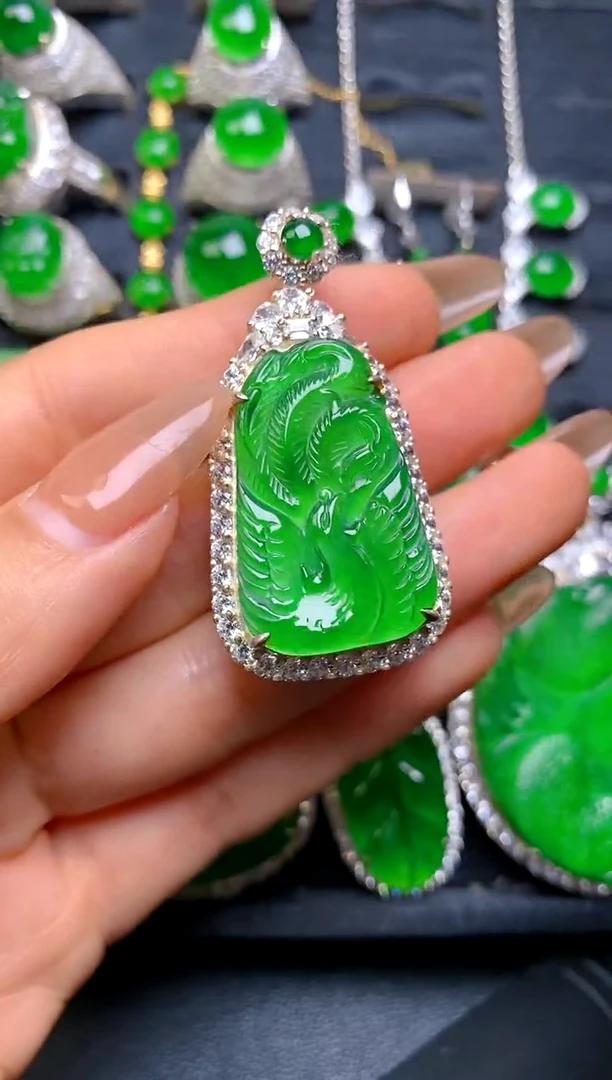 【闪购商品】翡翠吊坠(赠链)银S925镶嵌凤牌