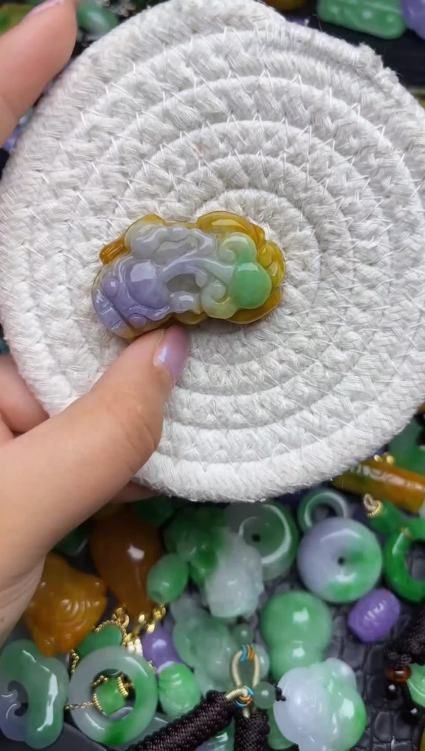 颈饰未镶嵌翡翠缅甸翡翠吊坠