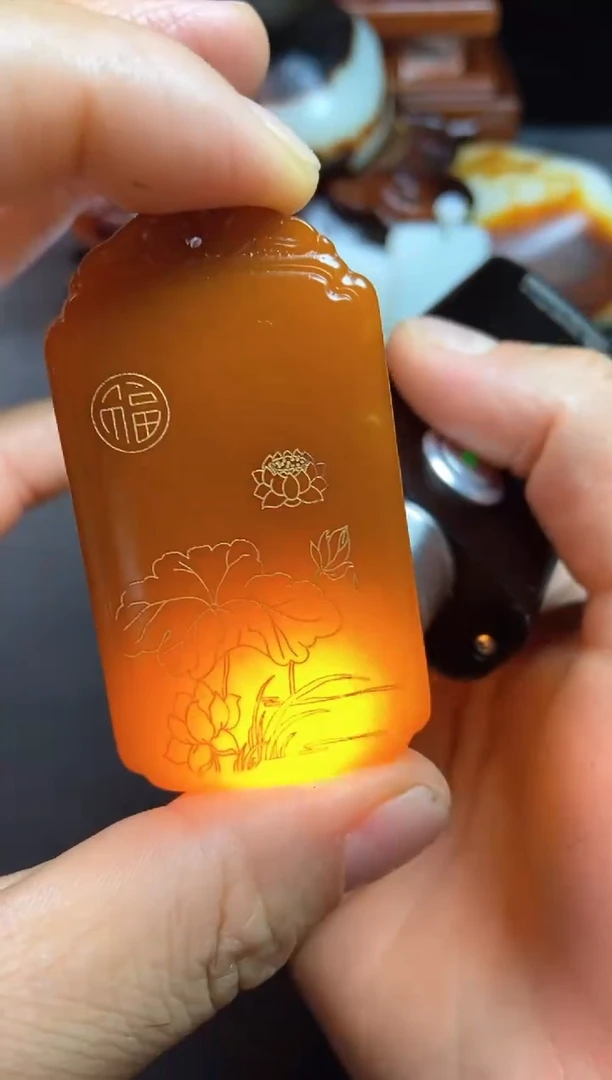 未镶嵌和田玉挂件扬****.和田玉