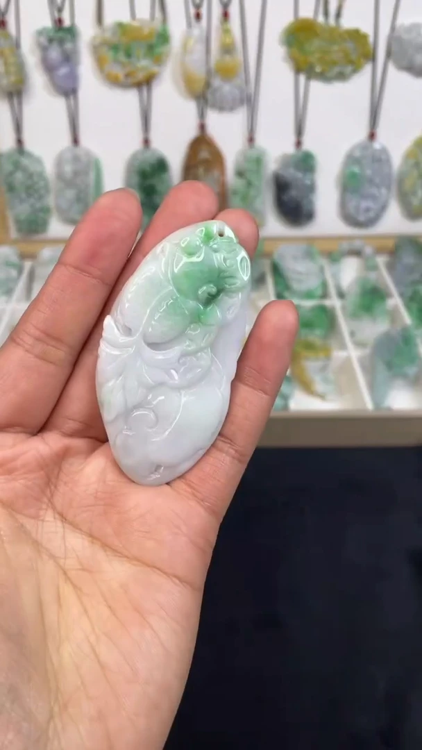 颈饰未镶嵌翡翠1