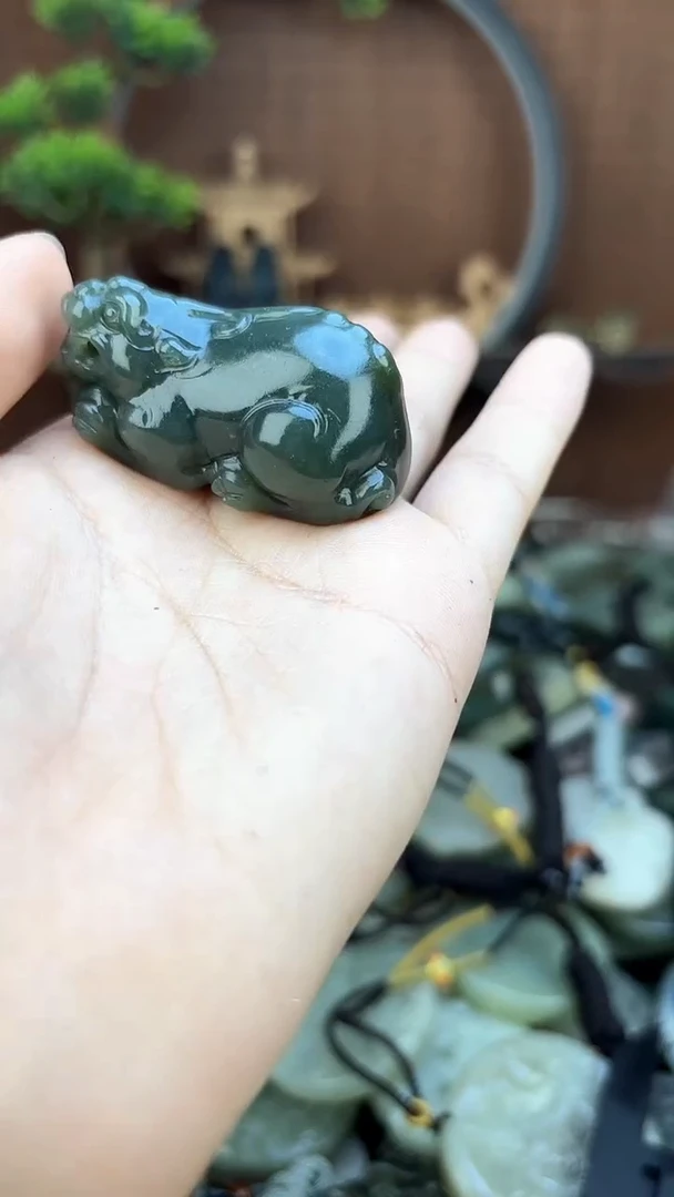 和田玉未镶嵌颈饰1