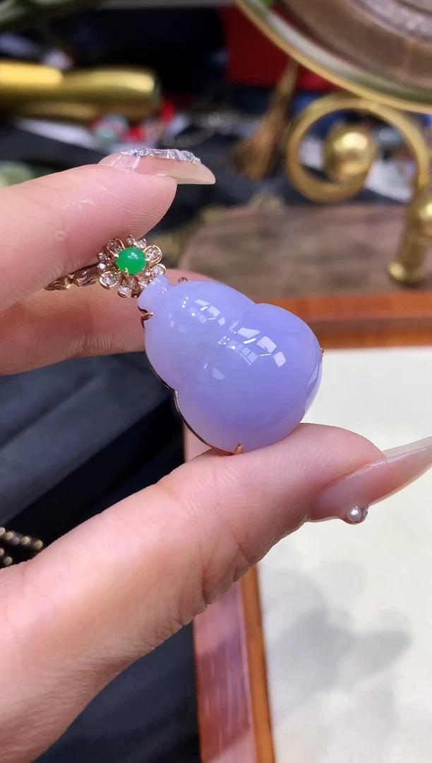 18K金镶嵌挂件翡翠葫芦不含链