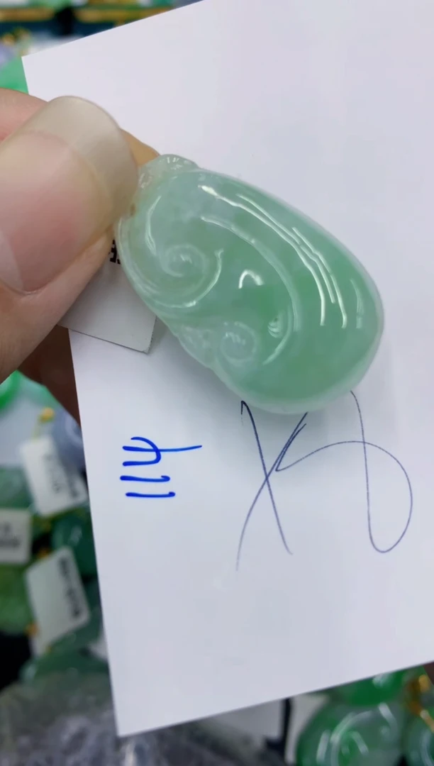 翡翠未镶嵌颈饰1111111111