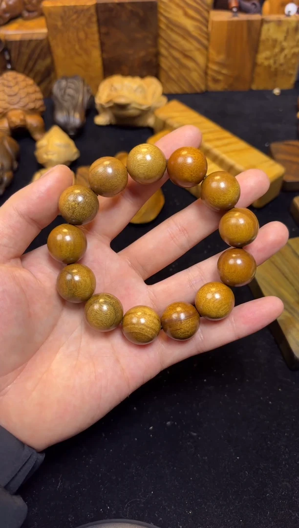 【闪购商品】楠木（金丝楠）其他1.8手串90瑕