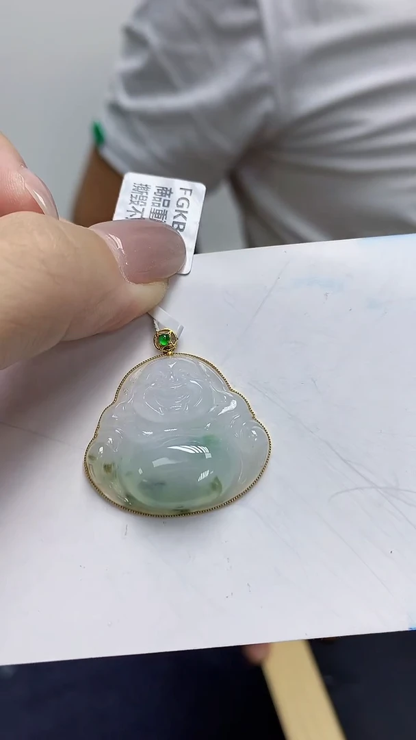 翡翠18K金镶嵌颈饰天然缅甸翡翠A货多样性发其一