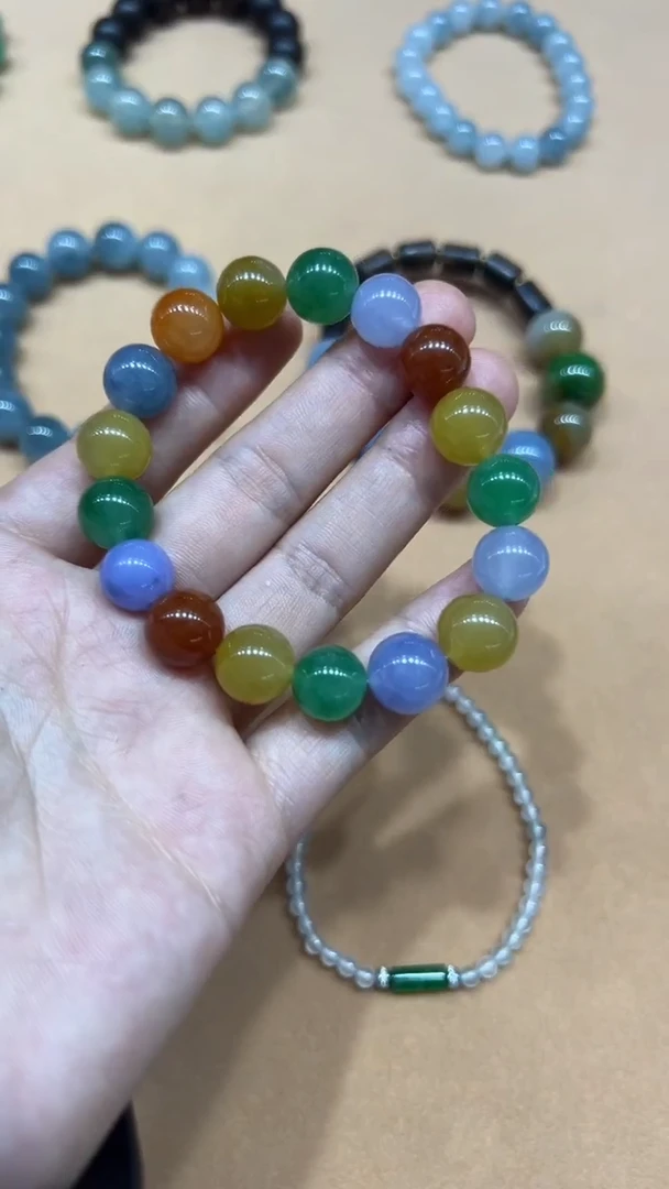 定制翡翠未镶嵌手串