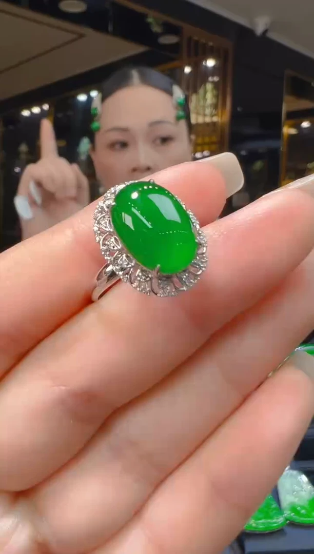 18K金镶嵌戒指翡翠054