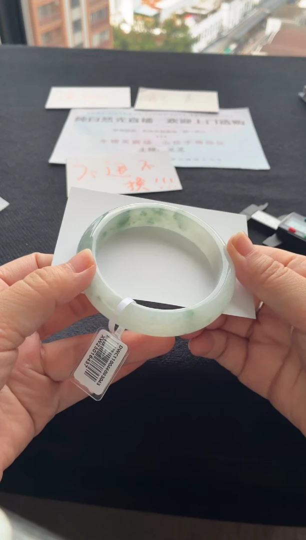 翡翠手镯未镶嵌买断价XW23016437