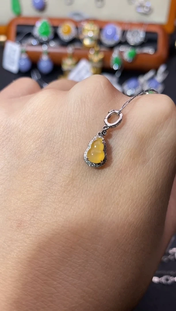 【闪购商品】翡翠吊坠(不含链)18K金镶嵌吊坠