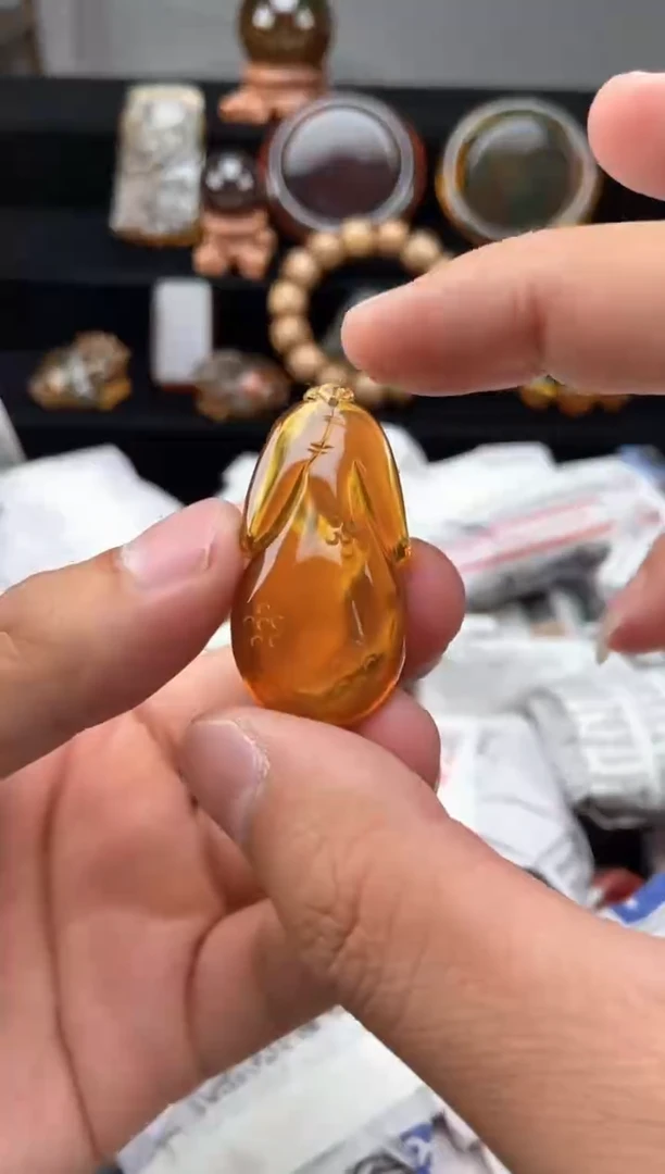 琥珀颈饰未镶嵌金棕珀旗袍吊坠