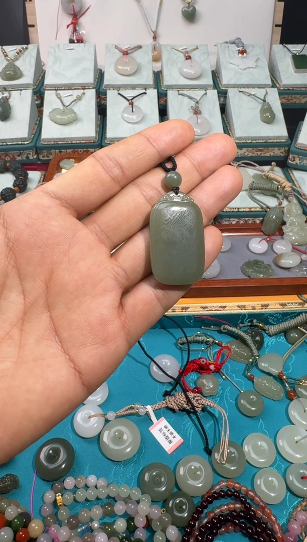 【闪购商品】和田玉颈饰未镶嵌无事牌