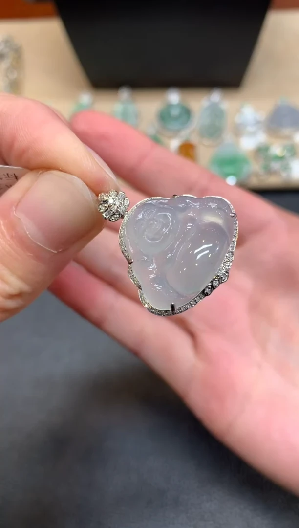 【闪购商品】翡翠颈饰18K金镶嵌佛公【无服务费】