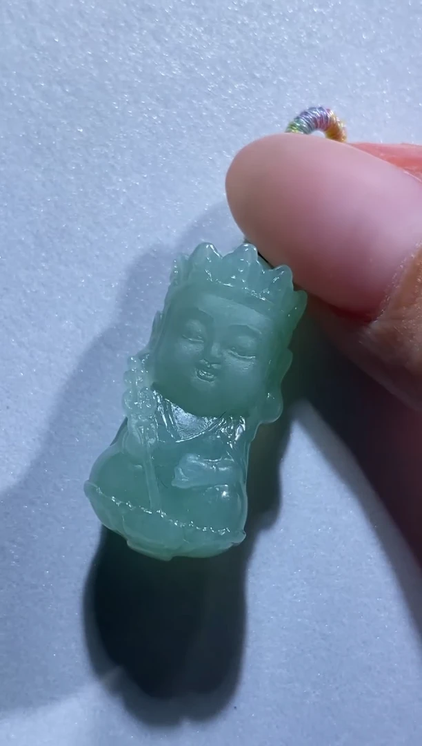 翡翠未镶嵌颈饰地藏王宝宝佛