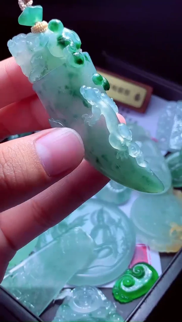 未镶嵌定制翡翠粉*?翡翠毛货定制