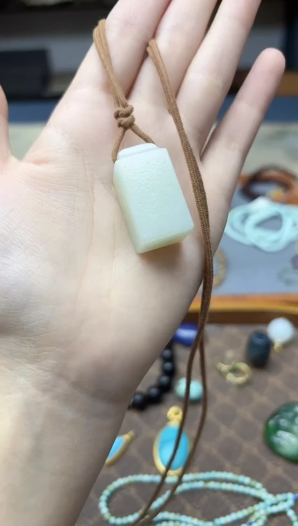 颈饰未镶嵌和田玉和田玉秤砣吊坠SY