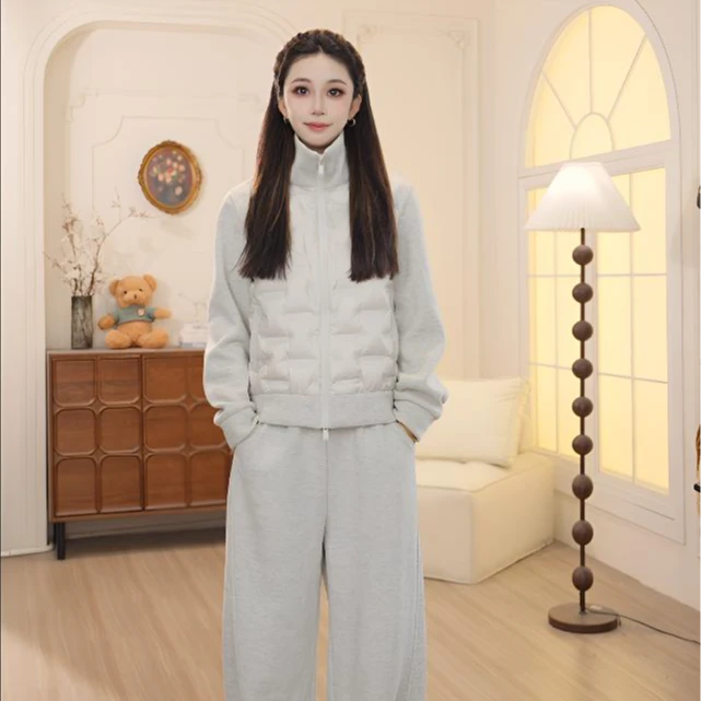 Basic House/百家好2025秋冬新款羽绒拼接外套加休闲长裤DDP47