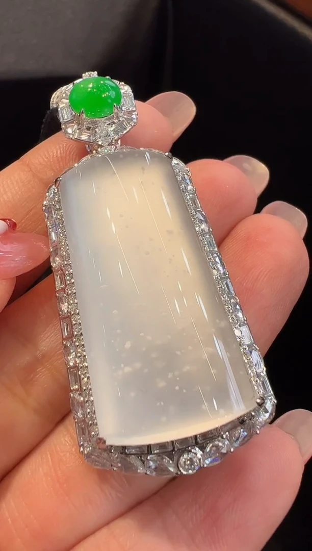 吊坠(不含链)18K金镶嵌翡翠吊坠