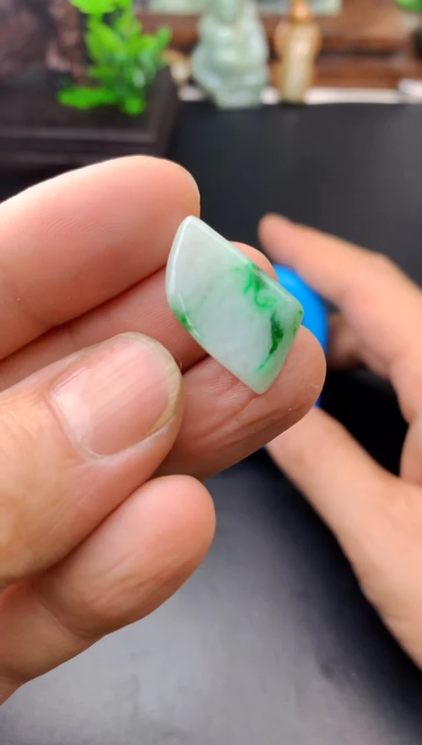 颈饰未镶嵌翡翠我***然料子