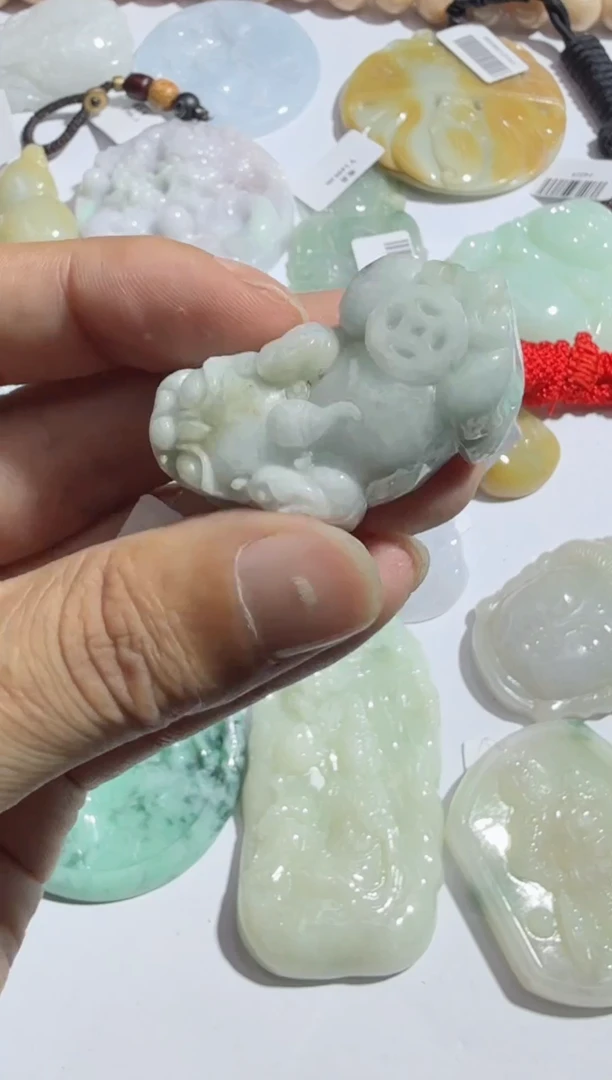 【闪购商品】翡翠颈饰未镶嵌00017042