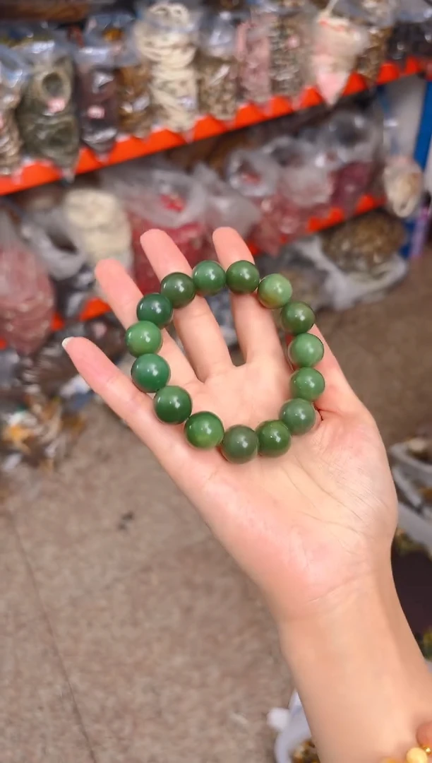 吊坠菩提根/象牙果帝王绿单圈手串