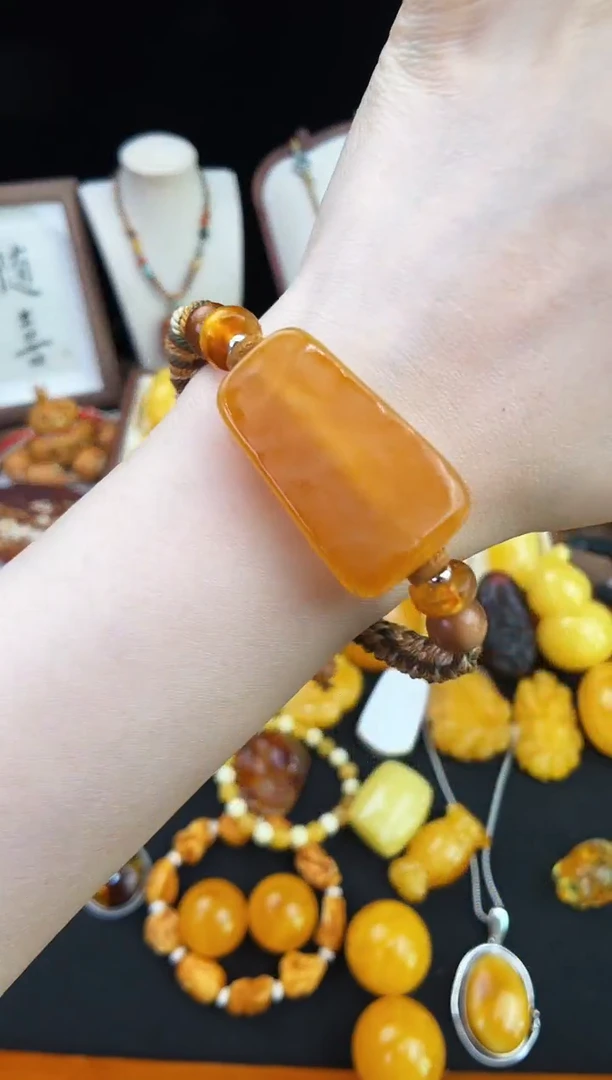 琥珀未镶嵌珠宝奇石柒月