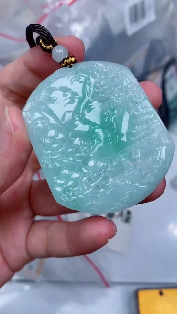 颈饰未镶嵌翡翠吊坠