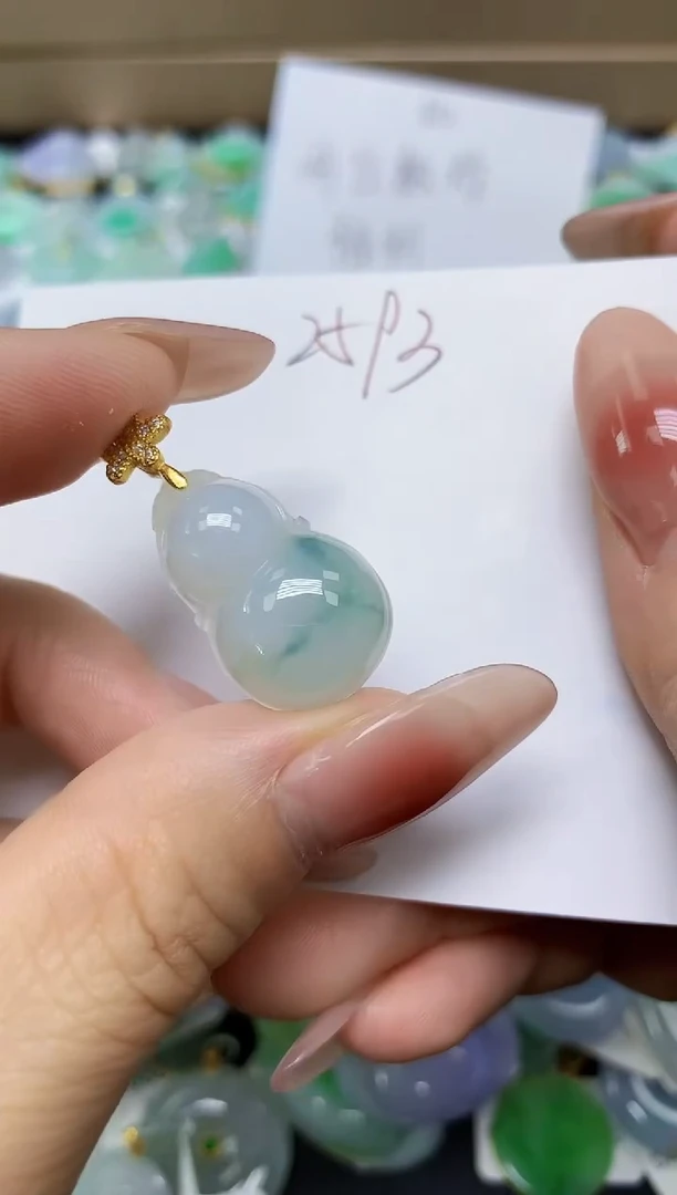 翡翠未镶嵌颈饰 天然缅甸翡翠A货