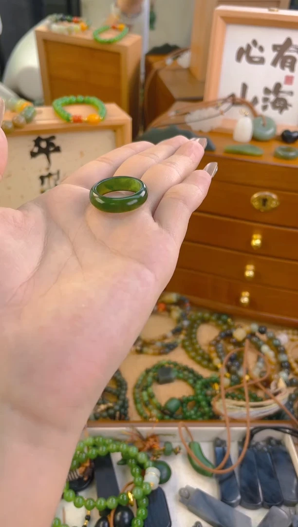 手链未镶嵌和田玉碧玉戒圈