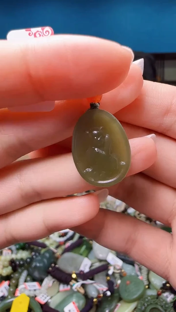 颈饰未镶嵌和田玉1