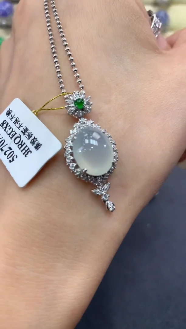 【闪购商品】翡翠吊坠(不含链)18K金镶嵌a112