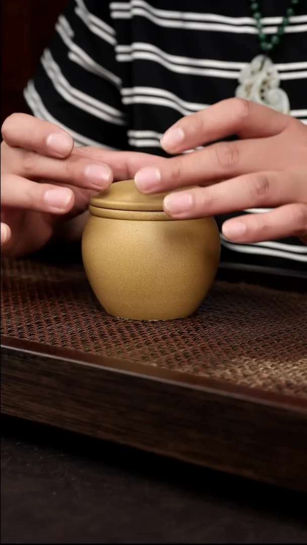 茶壶紫砂黄金段大缸茶叶罐